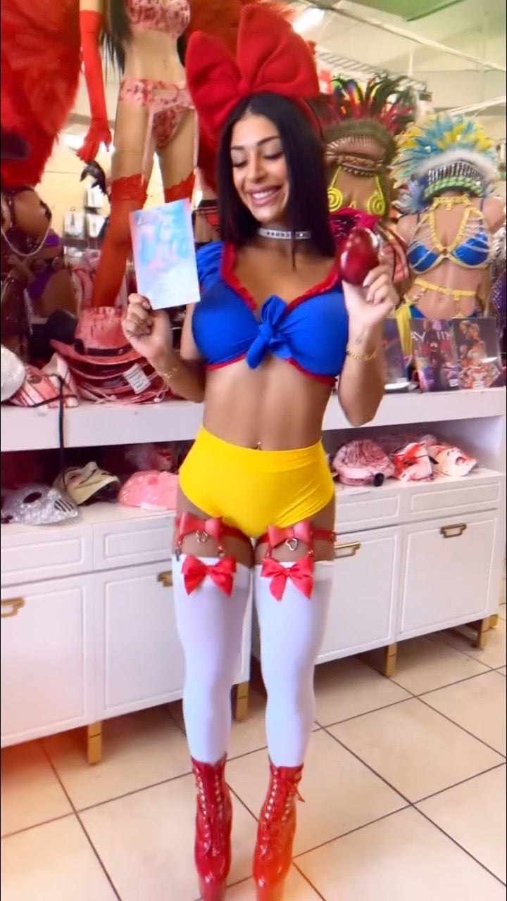 Exclusive Playthings’ Pure as snow Costume