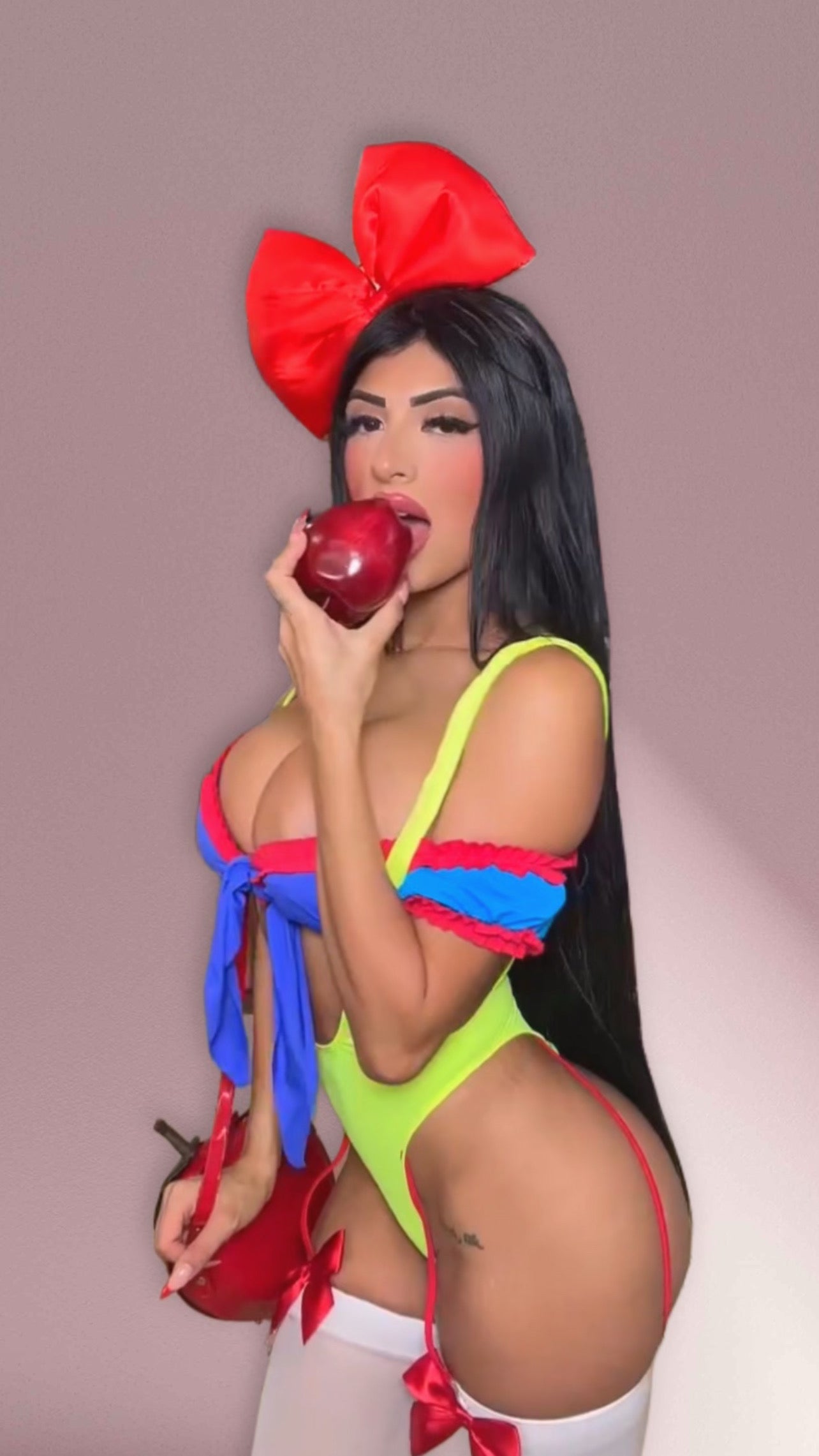 Exclusive Playthings’ Baddie Apple
