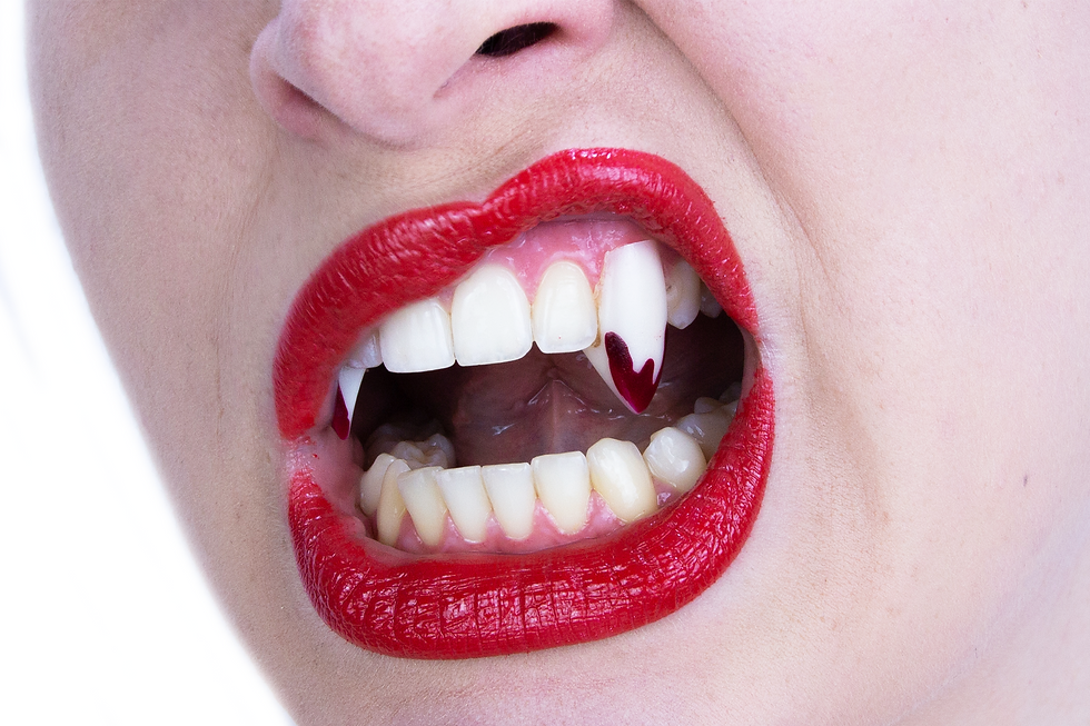Scarecrow Blood Tipped Deluxe Vampire Fangs - Custom Fit, Realistic, Reusable