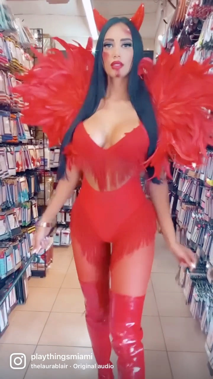 Exclusive Sultry Devil